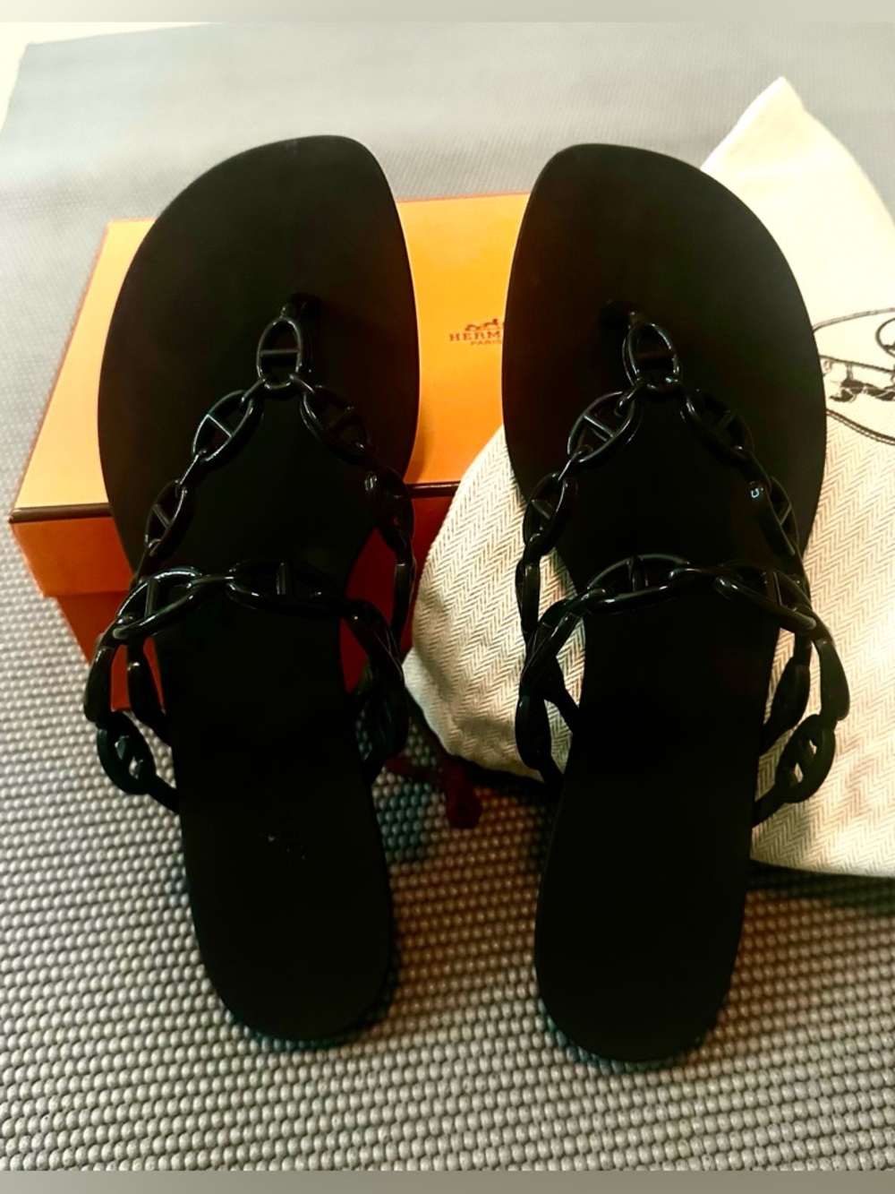 Hermes Black Rubber Chain-Detail Thong Sandals - ONLY WORN 1x. - Size 8 - Picture 5 of 6